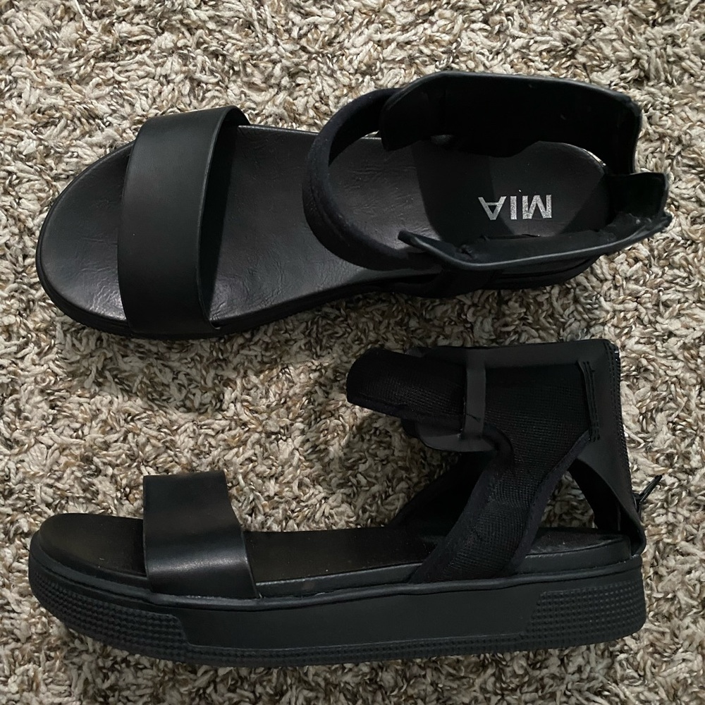 Mia Platform Sandals